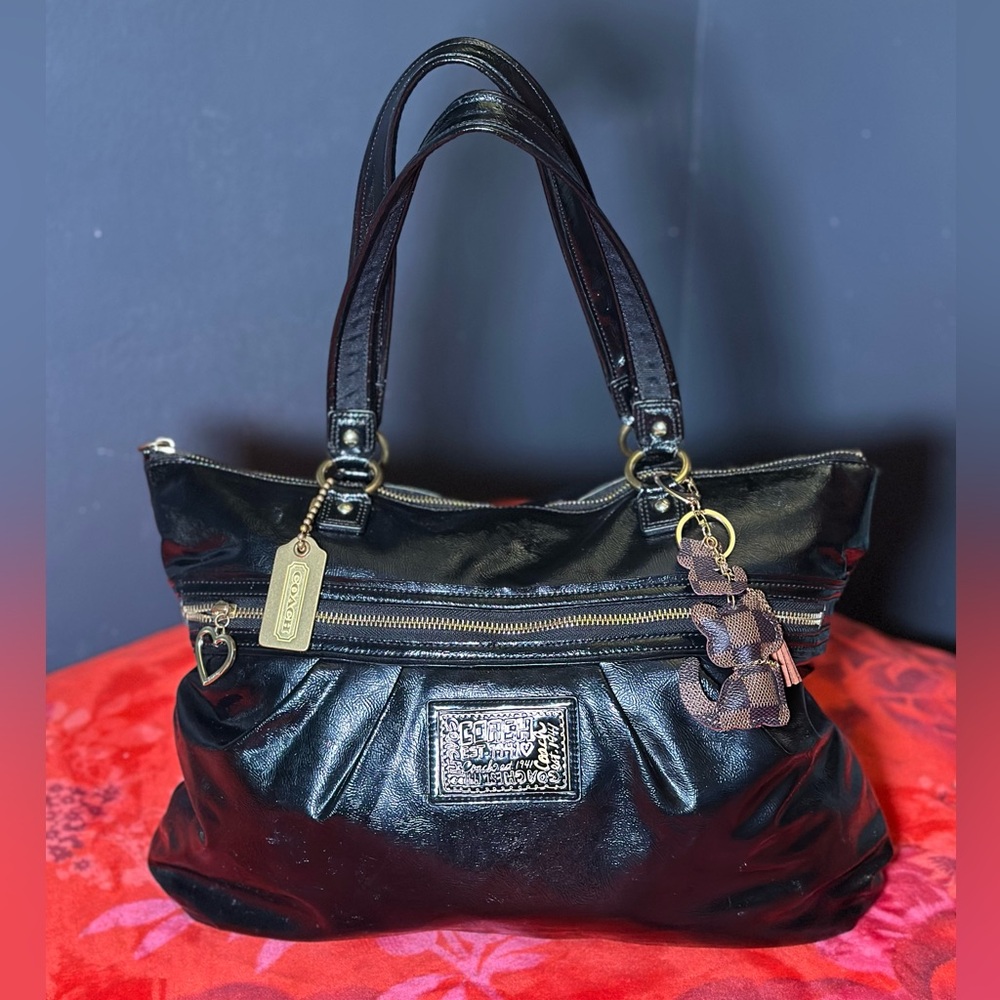 Vintage Poppy Coach bag Daisy Liquid Glam patent black